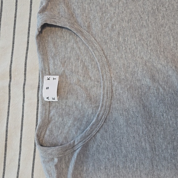 Asket t-shirt sz large short - Picture 2 of 5